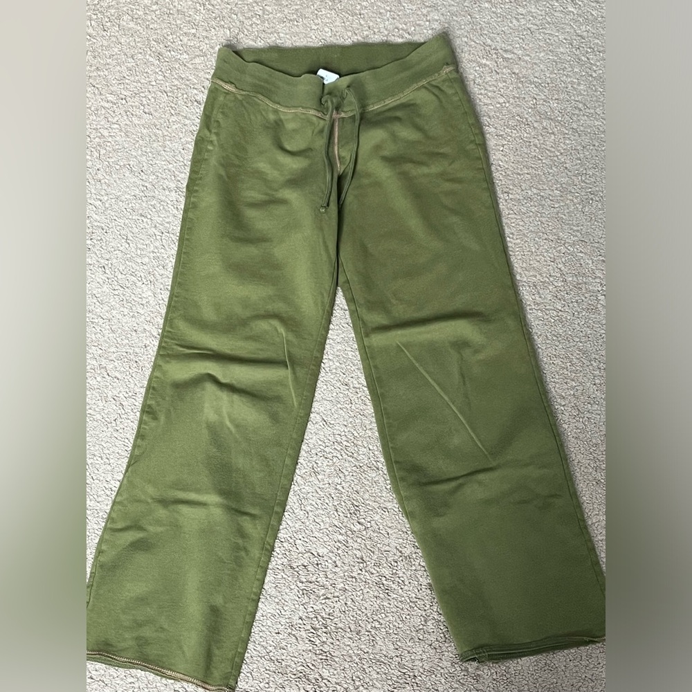 Old Navy Girls Olive Green. Size L Yoga Pants